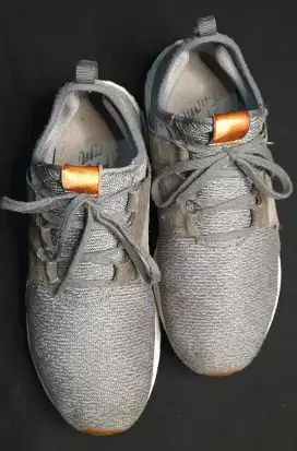 Sepatu NEW BALANCE