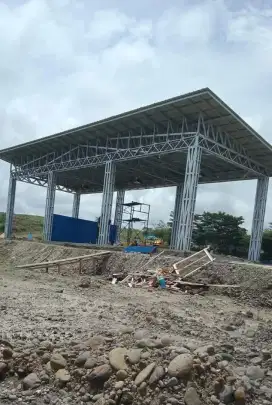 Baja ringan dan plafon