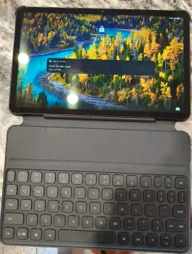 Matepad Huawei 10.8 128GB berikut keyboard