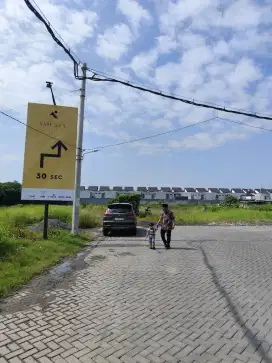 Di sewakan sebidang tanah dengan luas tanah 20x20