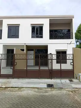 Rumah 2 lantai hook dijual di Citra Raya Tangerang