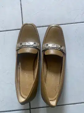 Sepatu wanita Buccheri size 39
