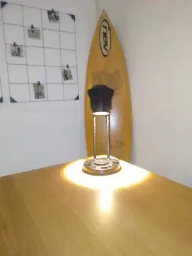 Lampu duduk meja