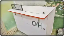 Booth Roda Minimalis