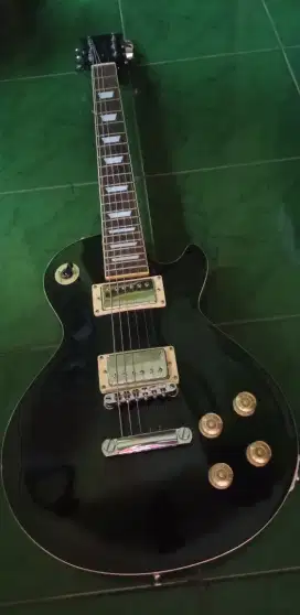 Gitar elektrik mulus