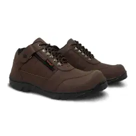 Size 39 Sepatu Boots Pria Coklat Travelling Hiking Gunung Lapangan