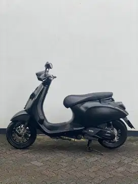 vespa sprint black iget
