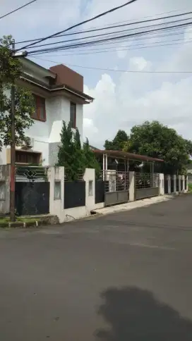 Jual cepet Rumah luas tanah 1500 meter