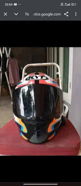 Helm kyt bekas.