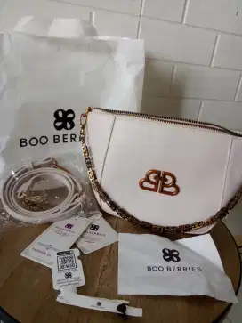 TAS BOO BERRIES preloved