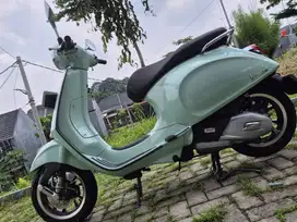 Vespa Primavera S 2022 LOW KM LIKE NEW