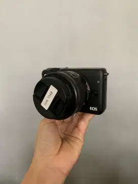 KAMERA CANON M10 + KIT KODE : ICM 1048