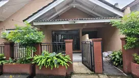 Disewakan Bulanan Rumah besar di Pengadegan - Pancoran Jakarta Selatan