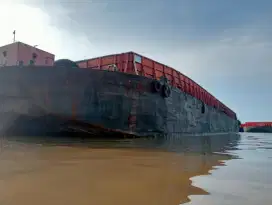 Jual Kapal Tongkang 300 Feet tahun 96