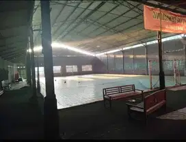 disewakan bekas futsal bisa untuk gudang dan ruang usaha lainya