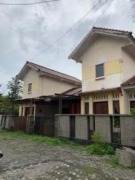 Rumah di kompleks Griya Ellen Jl. Adi Sucipto