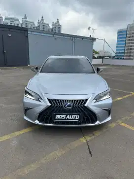 Lexus ES 300H  2021
