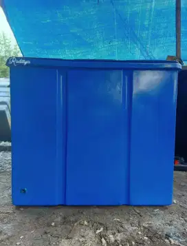 Peti es ( cool box ) tempat penyimpanan ikan