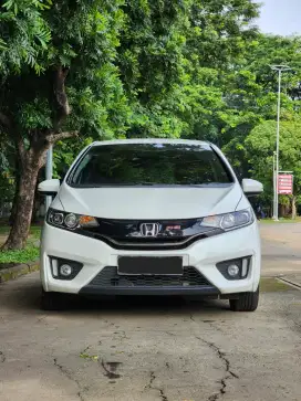 HONDA JAZZ RS thn 2016 manual putih pemakaian pribadi Istimewa lsgpkai