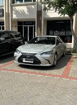 Lexus ES300H 2019 Sonic Titanium ES300H 2020 ES300H 2018 Hybrid ES250