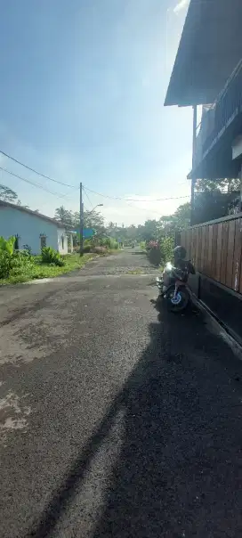 Rumah kolam renang +kantor