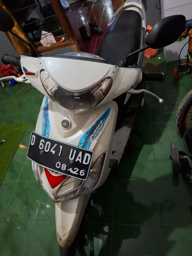 Motor mio putih 2011