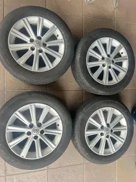 Velg OEM Camry Hybrid R17 plus Ban BS Dueller 215/60 R17