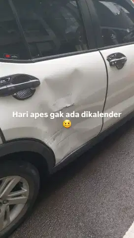 Pintu kanan bagian blakang Toyota Raize