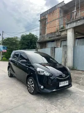 Sienta V 2021 Metic
