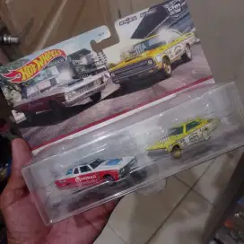 Hotwheels premium 2 pack two pack mooneyes ban karet