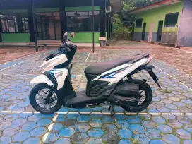 58@: DP:1,750 RBU B DKI VARIO 125 OLD CBS ISS PUTIH