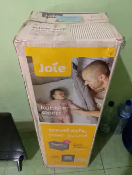 Tempat tidur bayi