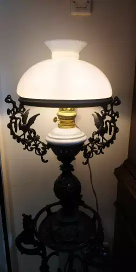 Lampu Duduk Antik 
Full Original