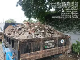 Buang puing dan sampah proyek