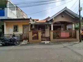 Rumah 1lantai lokasi strategis cocok untuk kost di daerah petukangan