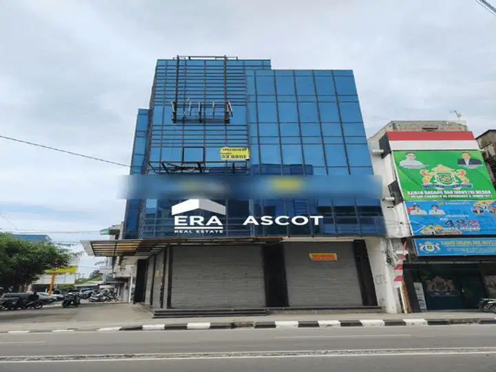 Bangunan Semi Gedung Hook Inti Kota Jl. Palang Merah Medan Maimun