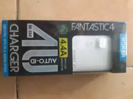 charger 4.4 A ampere 4 usb merk roker