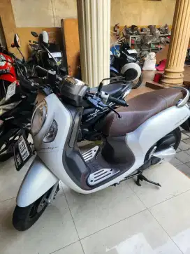 Dp500rb Scoopy 2023 keyless putih Gbm