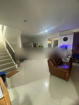 Rumah 2 Lantai Furnished di Suvarna Sutera Helios Tangerang L2-240296