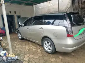 Mitsubishi Grandis 2005 Bensin