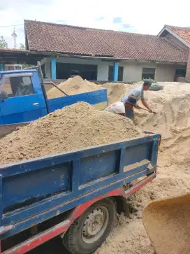 Adol pasir eceran