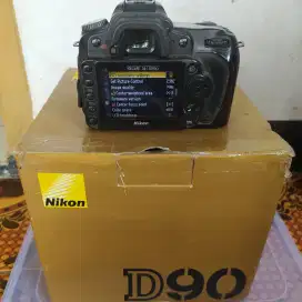 Kamera Nikon D90 komplit dus