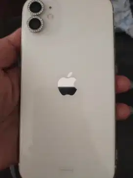 iPhone 11  128 white