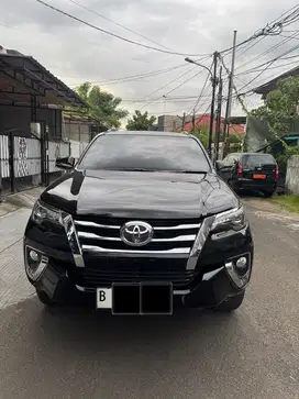 Fortuner 2.4 vrz 2017 2018 hitam double disc cruise control istimewa