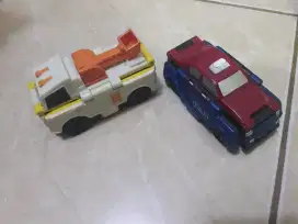 Mainan mobil bisa berubah