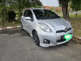 Yaris S Limited 2012