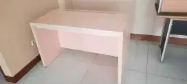 Meja kerja kantor