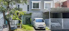 Row 4 Mobil. Jual atau disewakan rumah puri Surya jaya Gedangan SDA