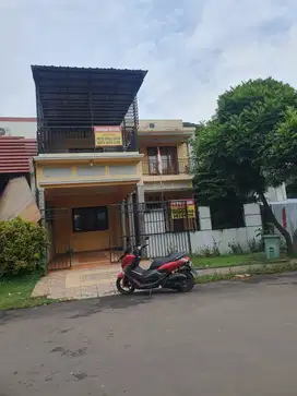 Dijual Rumah posisi jalan raya utama kencanaloka bsd