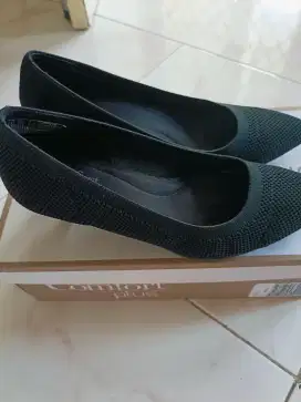 Sepatu heel hitam comfort pluss payless